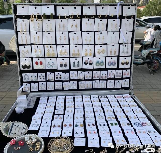 抖音直播賣小飾品，抖音藝術(shù)品直播帶貨