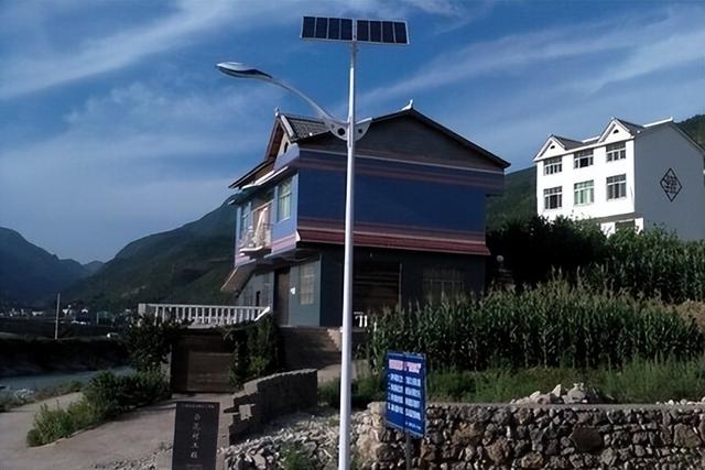 路燈太陽能批發(fā)價格多少，路燈太陽能批發(fā)價格多少錢？
