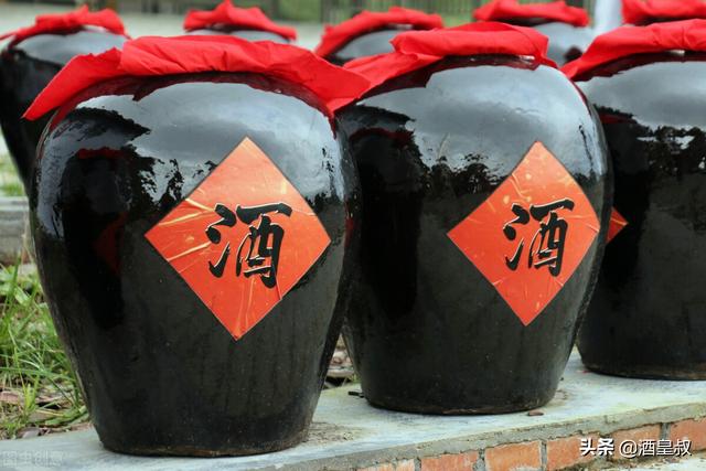 100斤酒壇子批發(fā)價格查詢，100斤酒壇子價格？