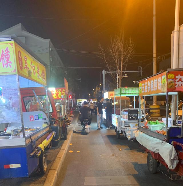地?cái)偟矸勰c在哪里批發(fā)余姚，淀粉腸應(yīng)該去哪里批發(fā)？