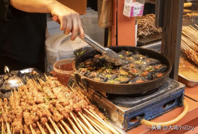 我擺地?cái)傎u大力百度百科，開局地?cái)傎u大力？