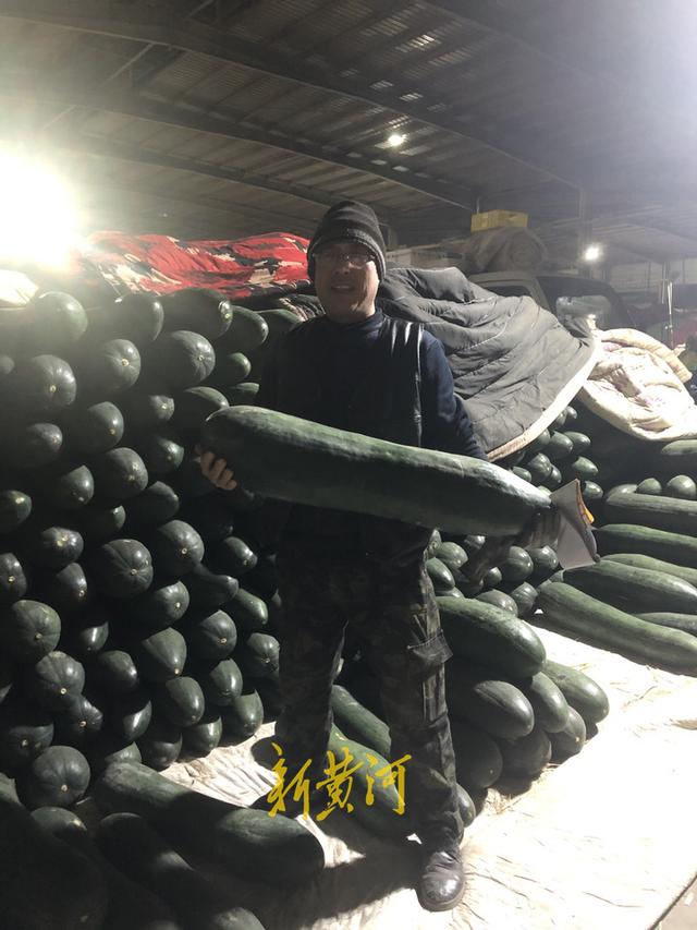市場(chǎng)賣青菜一天賺多少錢，市場(chǎng)賣青菜一天賺多少錢啊？