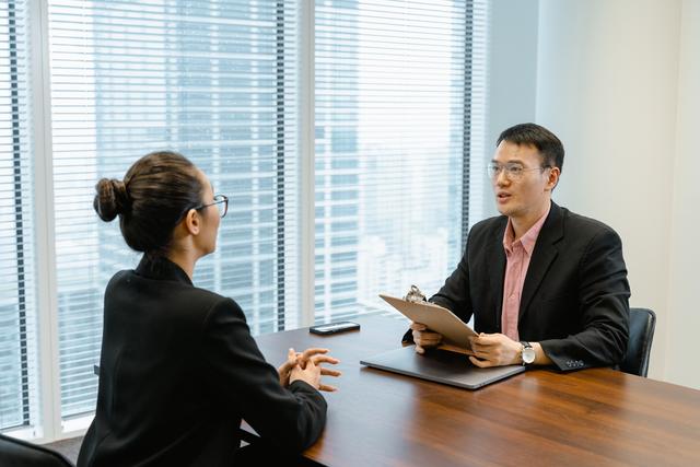 應(yīng)屆畢業(yè)生找工作有哪些渠道呢，應(yīng)屆畢業(yè)生找工作有哪些渠道呢知乎？