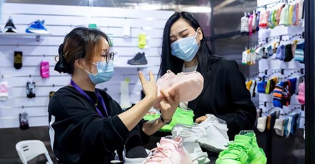 買鞋發(fā)貨地址是溫州，怎么找溫州鞋批發(fā)貨源？