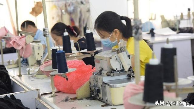 尾貨實拍女裝一件代發(fā)貨源，女裝尾貨貨源廠家？
