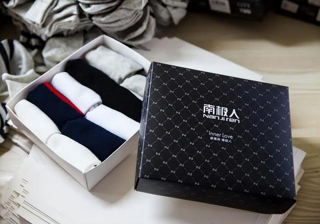 阿里巴巴服裝一手貨源在哪里看，阿里巴巴服裝一手貨源在哪里找到？