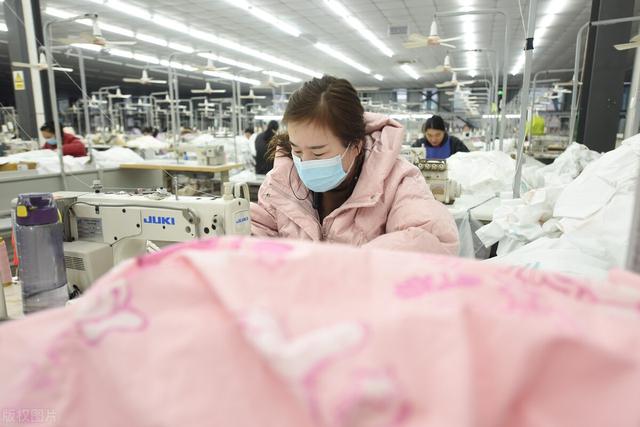 阿里巴巴服裝一手貨源在哪里，阿里巴巴服裝一手貨源在哪里找？