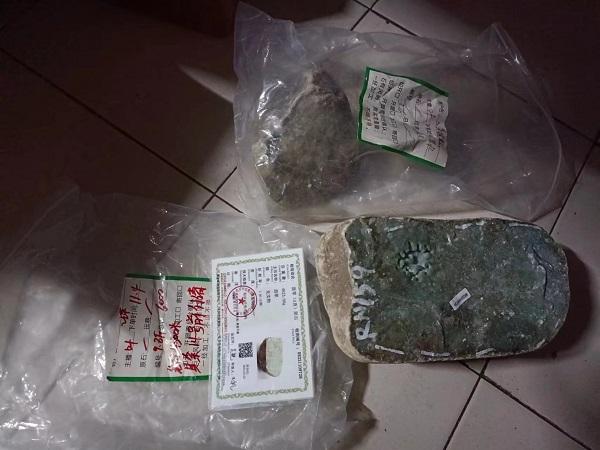 淘寶拼多多熱銷原石珠子貨源拿貨是真的嗎可信嗎，拼多多上賣的翡翠原石是真的嗎？