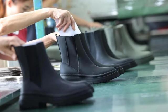 便宜棉鞋批發(fā)，帆布鞋批發(fā)10元以下？