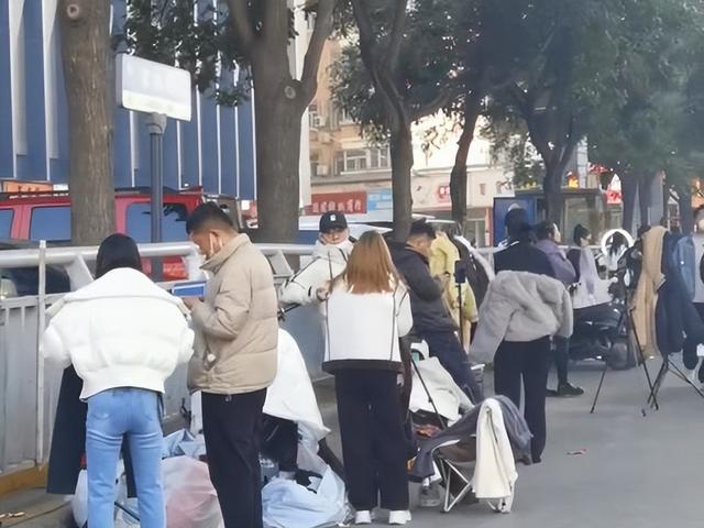 鄭州網(wǎng)店貨源批發(fā)市場在哪里，鄭州網(wǎng)店貨源批發(fā)市場在哪里啊？
