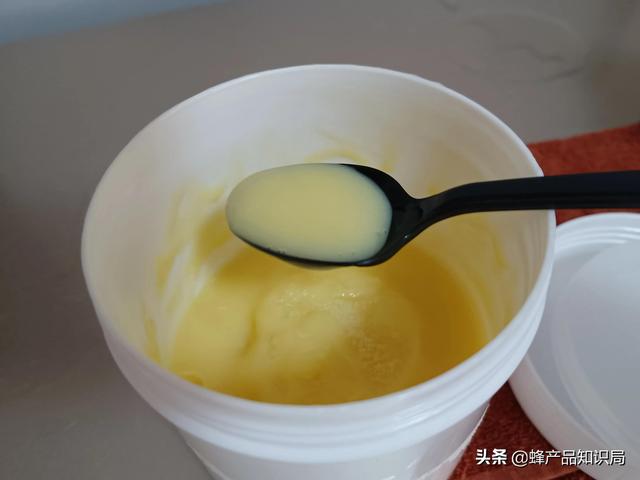 淘寶拼多多熱銷蜂王漿紙貨源拿貨是真的嗎，拼多多蜂王漿是否真貨？