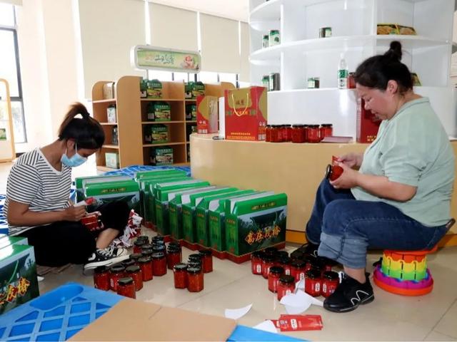 淘寶拼多多熱銷強(qiáng)尼金瑞貨源拿貨是真的嗎，強(qiáng)尼瑞哥？