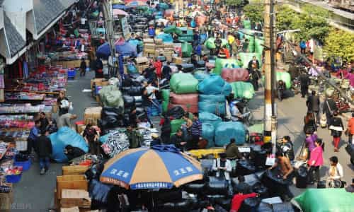 小商品批發(fā)市場哪里貨源便宜，小商品批發(fā)在哪個城市？
